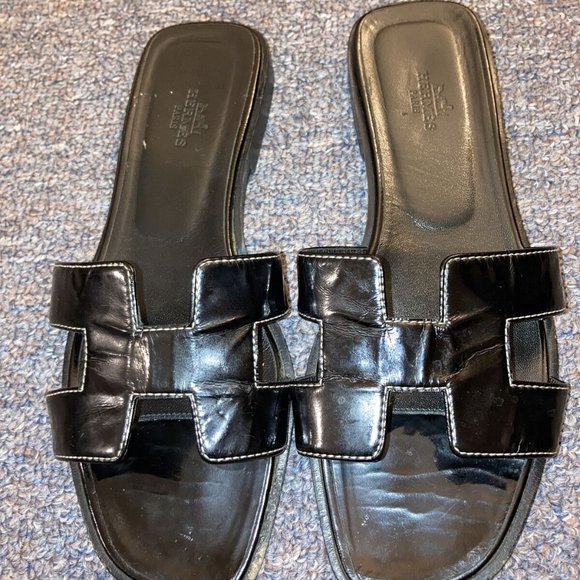 🌺Hermes black patent leather flat sandals 37.5🌺 - Picture 2 of 11